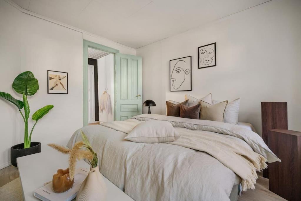 Central Apartment With Balcony, Self-Check In & Private Entrance Bergen Extérieur photo