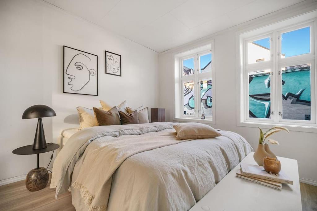 Central Apartment With Balcony, Self-Check In & Private Entrance Bergen Extérieur photo