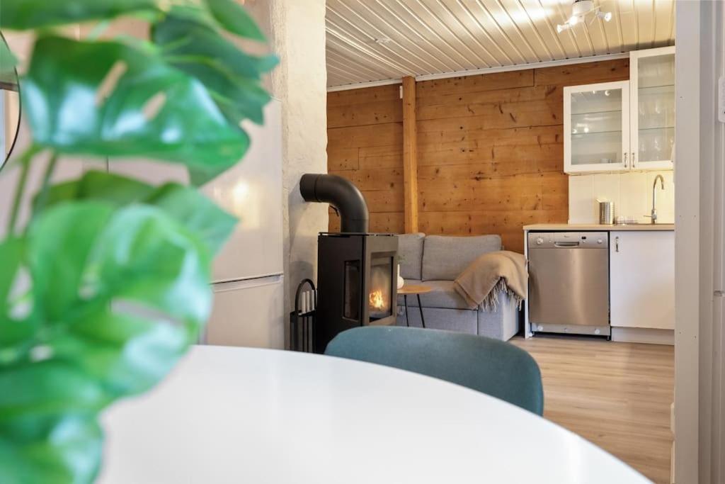 Central Apartment With Balcony, Self-Check In & Private Entrance Bergen Extérieur photo