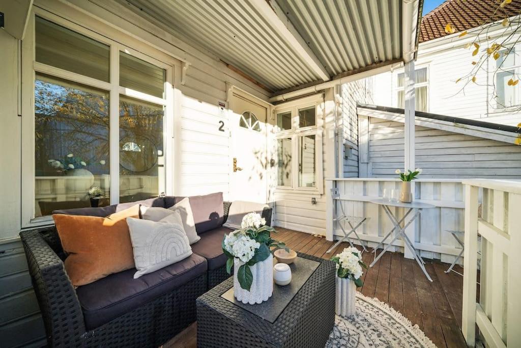 Central Apartment With Balcony, Self-Check In & Private Entrance Bergen Extérieur photo