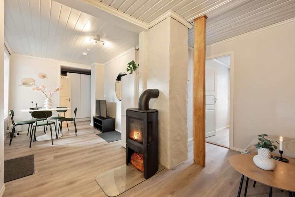 Central Apartment With Balcony, Self-Check In & Private Entrance Bergen Extérieur photo